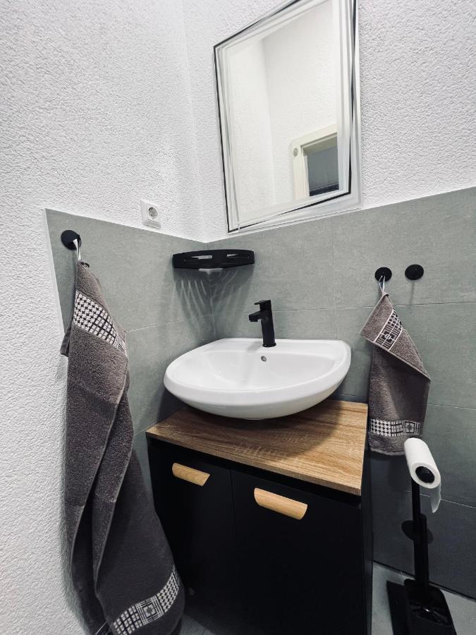 Traumhaftes 1-Zi Apartment Mit Gartennutzung Naehe Krefeld Hbf Kültér fotó